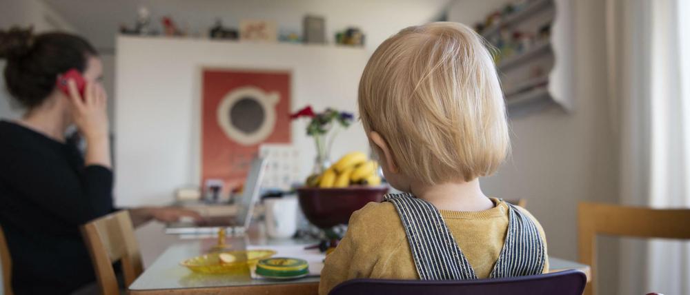 Viele Menschen infizieren sich im Privaten mit dem Coronavirus.