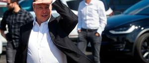 Elon Musk baut eine Fabrik in Grünheide - den Projektleiter hat Tesla nun entlassen.