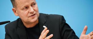 Kultursenator Klaus Lederer will den Künstlern helfen und das Publikum ermutigen. 