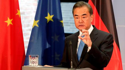 Vor einigen Wochen drohte der chinesische Außenminister Schon Wang Yi bereits Tschechien, weil eine hochrangige Delegation Taiwan besuchte.