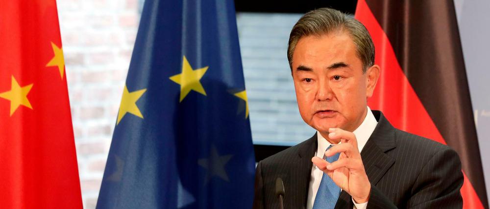 Vor einigen Wochen drohte der chinesische Außenminister Schon Wang Yi bereits Tschechien, weil eine hochrangige Delegation Taiwan besuchte.