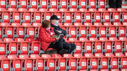 Einsam im Stadion. Bisher durften zu den Spielen des 1. FC Union etwa 4300 Zuschauer. Das könnte sich bald ändern. 
