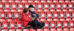 Einsam im Stadion. Bisher durften zu den Spielen des 1. FC Union etwa 4300 Zuschauer. Das könnte sich bald ändern. 