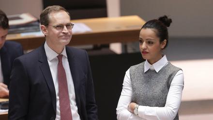 Berlins Regierender Bürgermeister Michael Müller (SPD) und Staatssekretärin Sawsan Chebli (Archivbild).