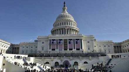 Das Capitol, Sitz des Kongresses, feierlich geschmückt für die Inauguration.