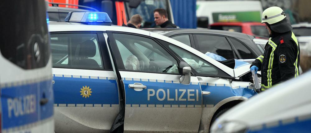 Die damals 21-jährige Fabien Martini verstarb noch am Unfallort. Sie wollte auf dem Mittelstreifen der Grunerstraße einparken.