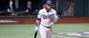 Justin Turner wurde während des sechsten Spiels der World Series ausgewechselt - nachdem er ein positives Covid-19-Testergebnis erhalten hatte.