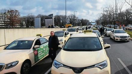Zum Start des BER ist eine Sternfahrt geplant, um gegen den Taxikompromiss zwischen Berlin und dem Landkreis Dahme-Spreewald zu demonstrieren.