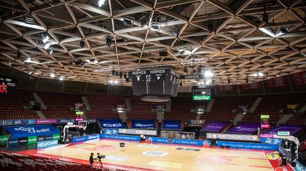 Um die Meisterschaft spielten die Basketballer abgeschirmt in München, der Pokalwettbewerb wird nun durch zahlreiche Corona-Fälle durcheinandergebracht. 