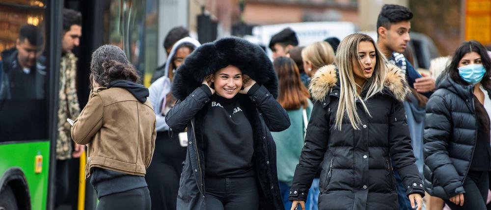 Keine Maskenpflicht, keine Ausgangssperre - etwaige Restriktionen werden sogar eher wieder aufgehoben in Schweden. Und das trotz steigender Zahlen.