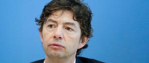Christian Drosten, Direktor des Instituts für Virologie an der Charité in Berlin, fordert eine bessere Tier-Überwachung als Schutz vor neuen Viren.