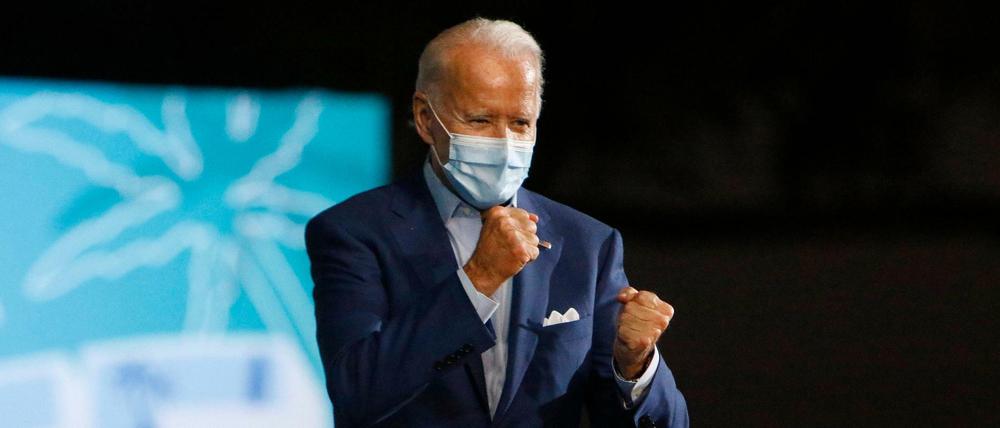 Trump verweigere sich dem Rat der Experten, schimpfte Biden in Florida über seinen Kontrahenten.