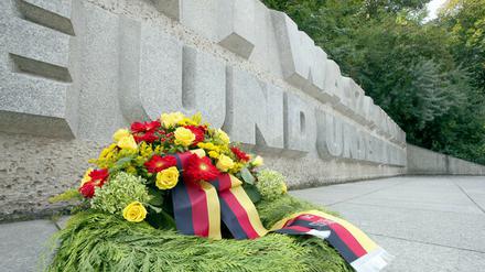 Bisher gibt es in Berlin keinen Ort, der an die polnischen Opfer von Krieg und deutscher Besatzung erinnert. Das Denkmal in Berlin-Friedrichshain ist polnischen Soldaten und Rotarmisten gewidmet. 