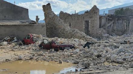 Bei Erdbeben und Tsunami im Mittelmeer kamen in der Türkei und in Griechenland mindestens sechs Menschen ums Leben.