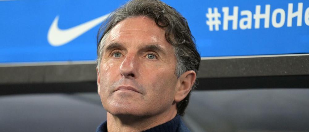 So sehen keine Sieger aus. Trainer Bruno Labbadia wartet seit nun schon seit fünf Spieltagen auf einen Erfolg mit Hertha BSC.