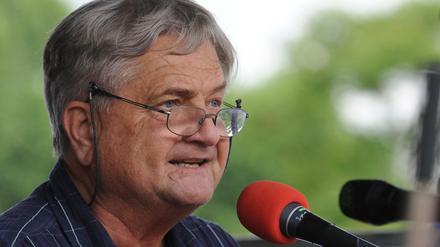Peter Grottian starb 78-jährig nach schwerer Krankheit am Donnerstagabend in Bregenz. Hier sprach der Sozialwissenschaftler am 21.05.2011 in Stuttgart während einer Kundgebung der Gegner des Bahnprojekts Stuttgart 21.