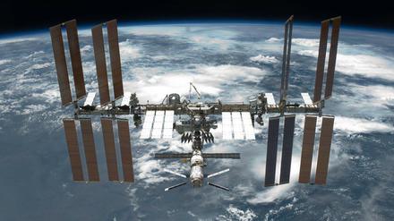 Seit 20 Jahren fliegt die ISS bemannt auf einer Erdumlaufbahn.