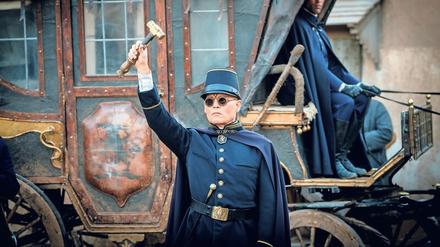 Verlorener Posten. Johnny Depp spielt in „Waiting for the Barbarians“ Oberst Joll, einen skrupellosen Militär.