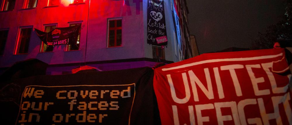 Unter dem Motto "United we fight" demonstrierten die Linken gegen die Räumung.