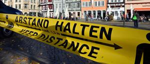 Abstand halten. Maske tragen. Die SPD-Fraktion will die Gesetzesgrundlage für die Anti-Corona-Maßnahmen von Bund und Ländern überarbeiten.