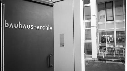 Eingang zum Bauhaus-Archiv in Berlin.