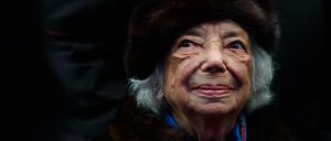 Margot Friedländer engagiert sich gegen Antisemitismus, vor allem an Schulen.