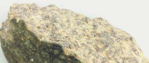 Der Mondmeteorit „Oued Awlitis 001“ war 2014 in der Westsahara gefunden worden.