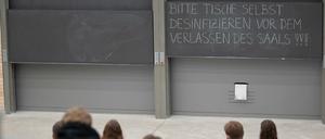 Hygiene bestens, Abstand naja. Erstsemester an der Stuttgarter Universität Hohenheim.