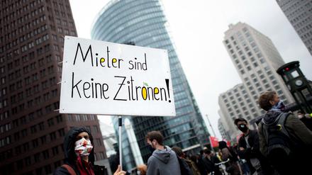 Protest: Demo für bezahlbare Mieten in Berlin. 