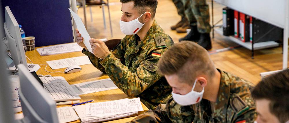 Friedrichshain-Kreuzberg hatte die Hilfe der Bundeswehr bislang abgelehnt. Kritikern zufolge aus ideologischen Gründen.
