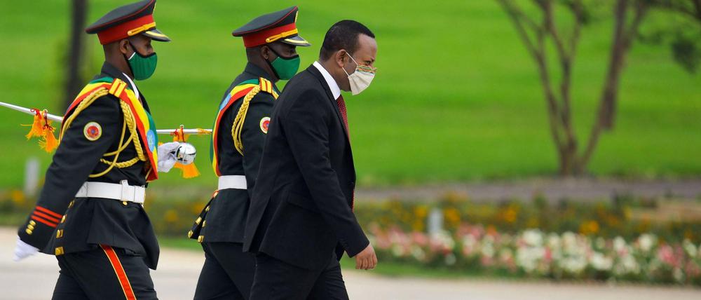 Athiopiens Premier Abiy Ahmed (r.) hat die Streitkräfte des Landes in Marsch gesetzt.