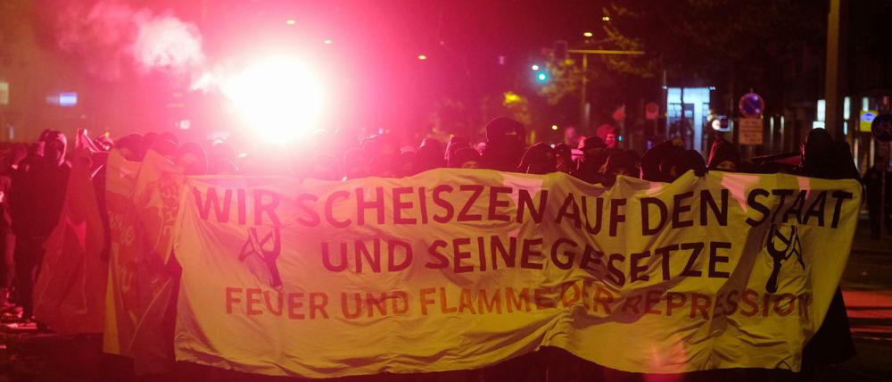 Gewaltbereit. Autonome demonstrieren im Oktober in Leipzig. Die Bundesanwaltschaft ermittelt gegen eine kriminelle Vereinigung, die sich in der Szene gebildet haben soll.