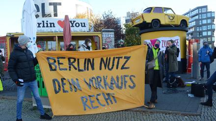 Protest Mieter von Heimstaden forderten am Donnerstag mehr Geld für das Vorkaufsrecht