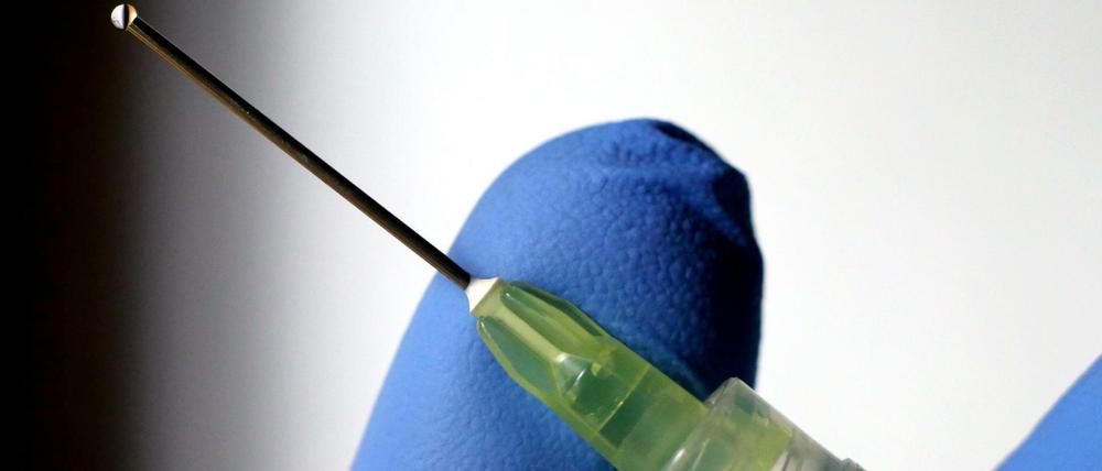 Wirksame Impfstoffe könnten so große Teile der Bevölkerung immunisieren, dass das Coronavirus nicht weiter verbreitet wird.