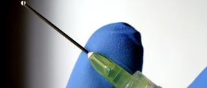 Wirksame Impfstoffe könnten so große Teile der Bevölkerung immunisieren, dass das Coronavirus nicht weiter verbreitet wird.