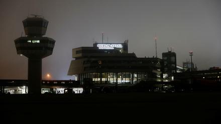 Finsternis in Tegel: Auf dem Rollfeld, im Tower und im Terminal ist Feierabend.