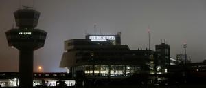 Finsternis in Tegel: Auf dem Rollfeld, im Tower und im Terminal ist Feierabend.