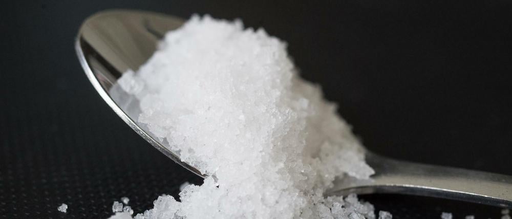 Mit bis zu 64 Gramm Kochsalz soll das Wasser angereichert worden sein.