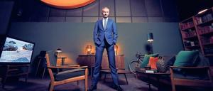 Kann wohl machen, was er will: Jan Böhmermann auf dem Dach des ZDF-Hochhauses. Nach fast einjähriger TV-Abstinenz startet der 39-jährige Moderator am späten Freitagabend seine neue Show im Zweiten.