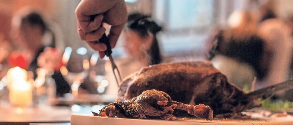 Konzept mit der Keule. Bei Berlin Cuisine kochen Chefs vor der Kamera, die Mitarbeiter feiern zu Hause. 