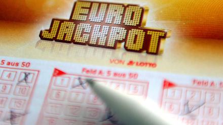 Ein Brandenburger Lottogewinner wartete einen Monat, bevor er seine Million abholte.