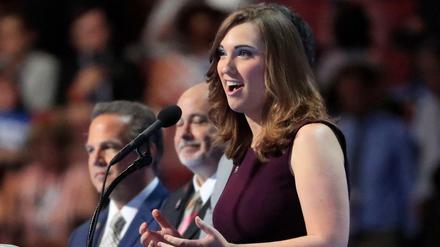Sarah McBride wird als erste trans Frau Senatorin eines Bundesstaats. 