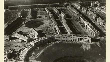 Die Hufeisensiedlung in Britz wurde zwischen 1925 und 1933 nach den Plänen des Architekten Bruno Taut gebaut. Sie ist heute Welkulturerbe.