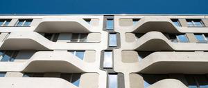 12,25 bis 14 Euro je Quadratmeter Miete kosten Neubau-Wohnungen in Berlin.