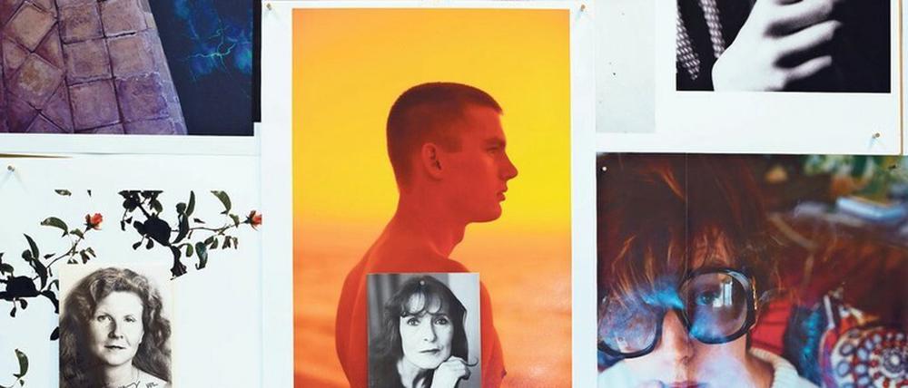 Souvenirs. 2020 entstand das Mood board „Rosen / Männer im Profil / Irm Hermann / Margit Carstensen“. 