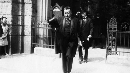 Wenige Tage nach seinem Tod wurde die nach ihm benannte Stiftung gegründet. Reichspräsident Friedrich Ebert, hier im Jahr 1920 in Berlin.