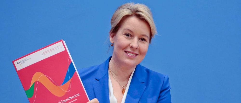 Dr. Franziska Giffey muss weiter um ihren Dr. bangen.