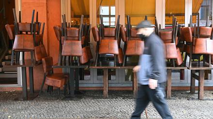 Kneipen und Restaurants dürfen derzeit nicht öffnen, nur außer Haus verkaufen.