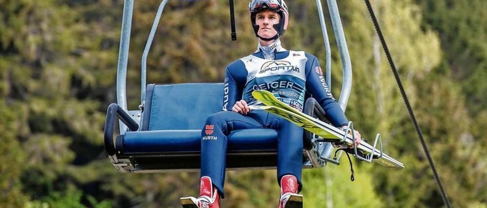 Skispringer Karl Geiger und Co. müssen sich ebenfalls auf Veranstaltungen ohne Publikum einstellen.
