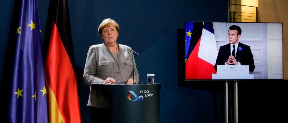 Kanzlerin Merkel spricht bei einer Videoschalte mit Frankreichs Präsident Macron über den Kampf gegen Terror.